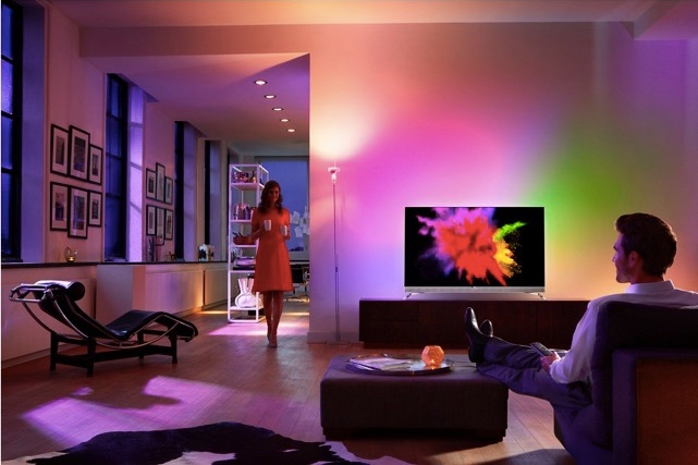 1472801028_Philips_OLED_901_F_Lifestyle_Photography__1_