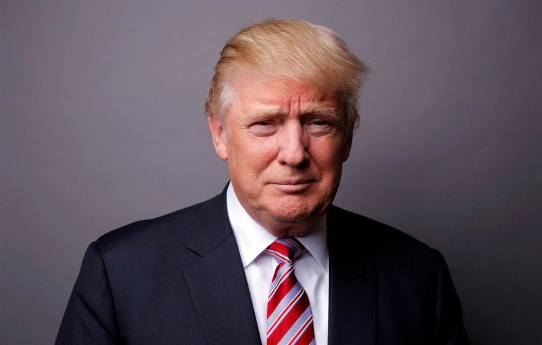 Trump Apple CEO’suyla iPhone’un ABD’de üretimi için görüştü