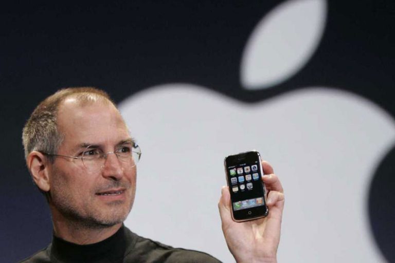 Steve Jobs iPhone için ‘Geri Tuşu’ istemiş…
