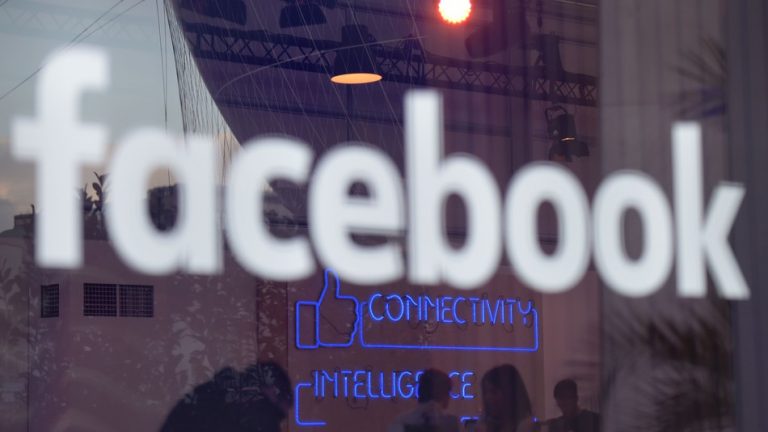 Instagram ve Facebook yine çöktü!