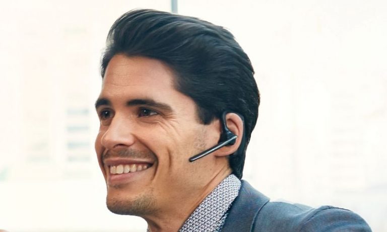 Plantronics Voyager 5240 : Son teknoloji ile donatılmış mobil kulaklık