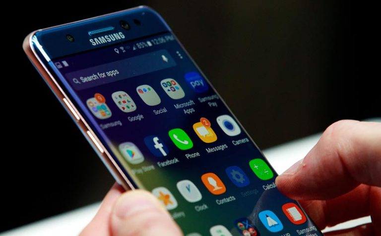 Samsung sürpriz bir telefonla gelmeye hazırlanıyor!