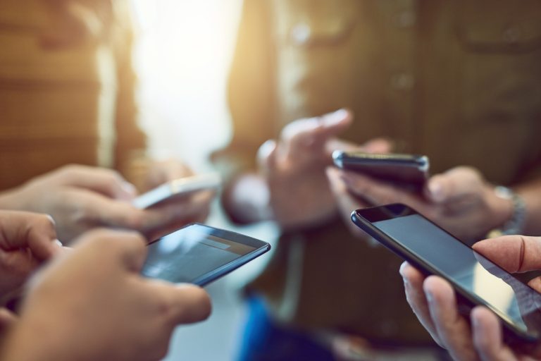 Şubat ayında hangi akıllı telefonlar tanıtılacak?