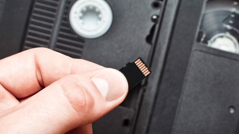 microSD bellek kartında 1 TB sınırına ulaşıldı