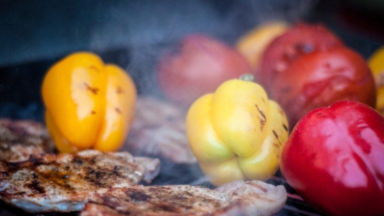 Evde barbekü keyfi için elektrikli ızgara önerileri