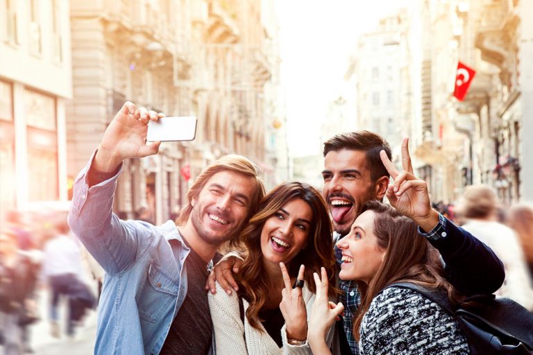 Cep telefonlarında gizlenebilir ön kamera trendi başladı