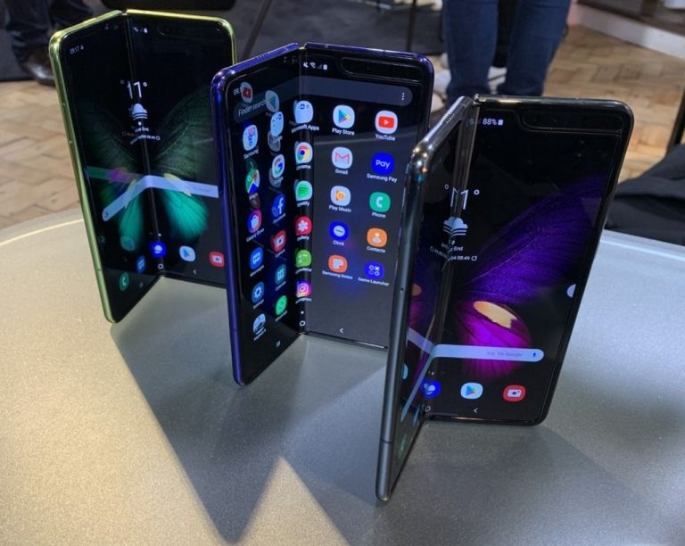 Samsung’un yeni katlanabilir telefonu kare olacak