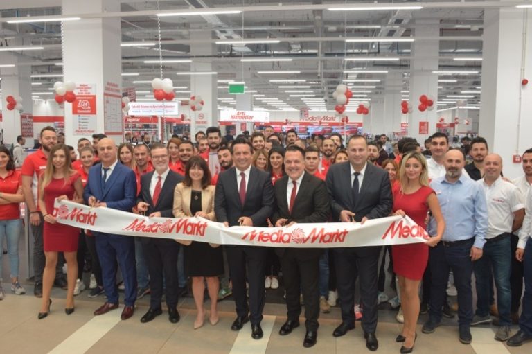 MediaMarkt, İzmir’deki yeni mağazasını açtı