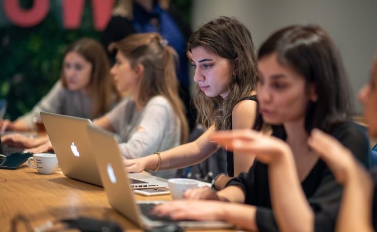 Facebook’tan gazetecilik öğrencilerine eğitim programı