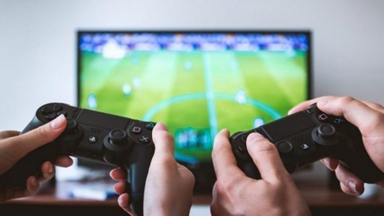 PlayStation 4, dünya üzerinde en çok satılan 2. konsol oldu!
