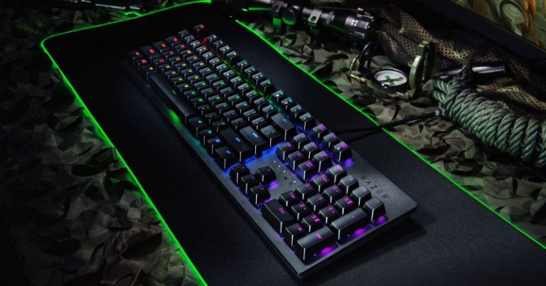 Razer Huntsman: Opto Mechanic Switch sistemli klavye