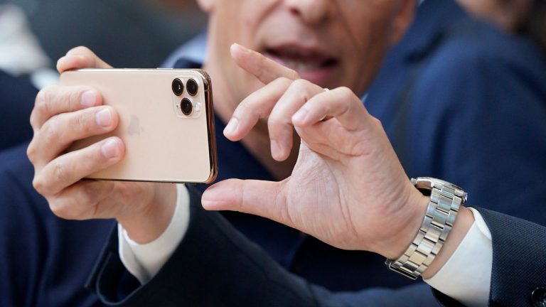Yükselen iPhone 11 satışları sürprizlere yol açtı