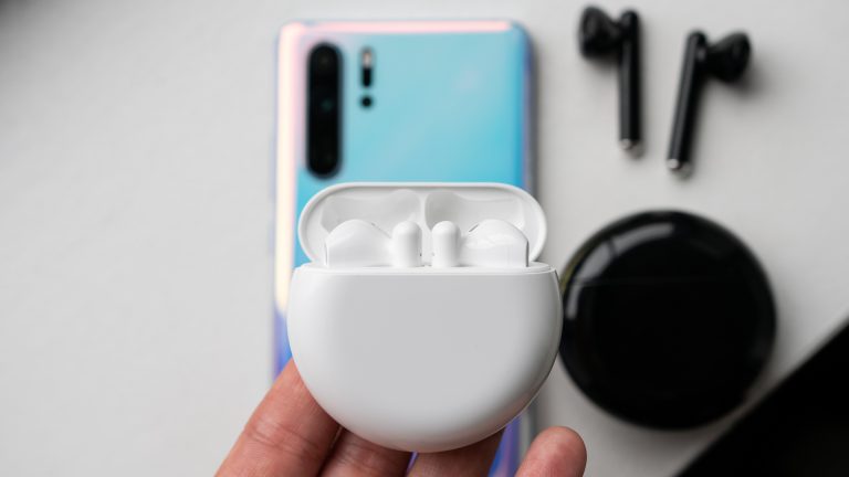 Huawei’den yeni kulaklık: Huawei NovaBuds