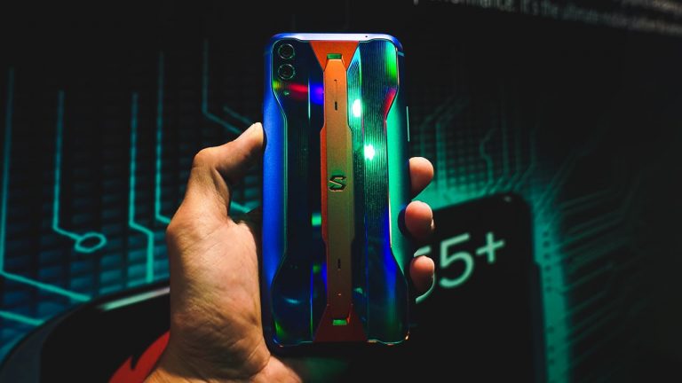 16 GB RAM’li ilk telefon geliyor