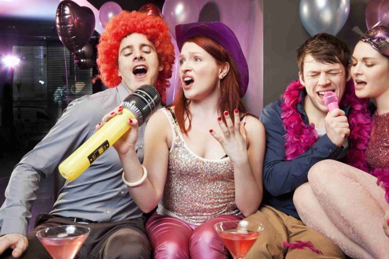 Partilerin yeni eğlencesi: Karaoke