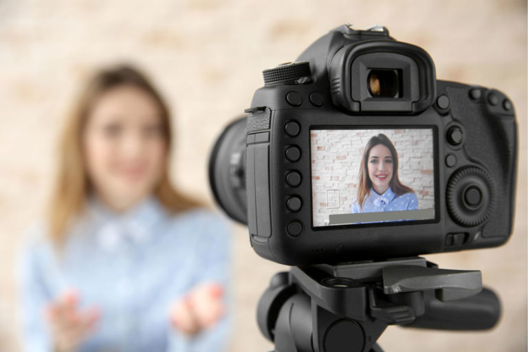 Evde YouTuber olmak