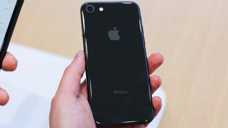 iPhone 9 kılıfı kendini gösterdi