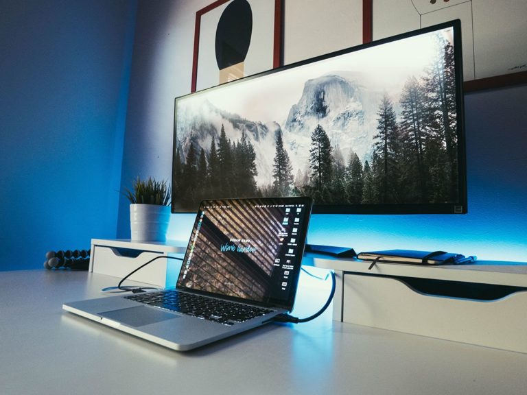 Evden çalışanlar için en iyi monitörler