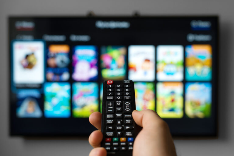 Akıllı Olmayan Televizyonlar Nasıl Akıllı Hale Getirilir?