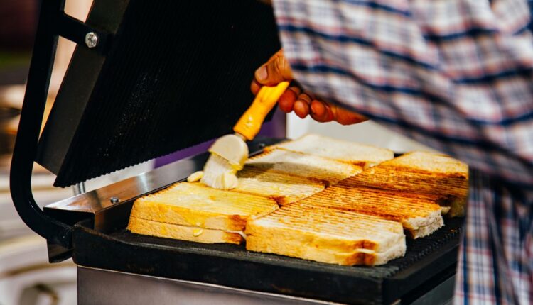 En iyi tost makinesi nasıl seçilir?