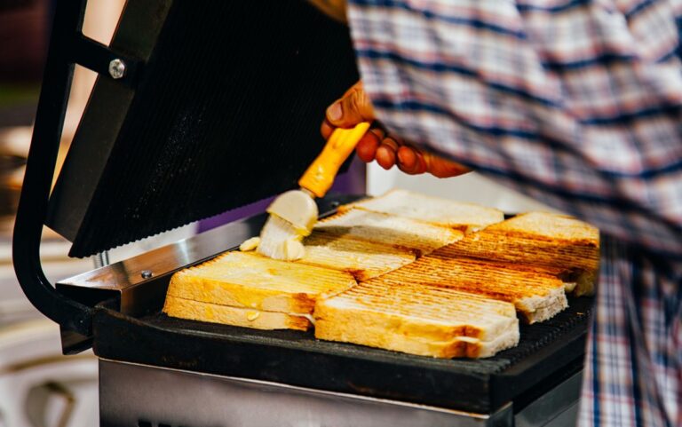 En iyi tost makinesi nasıl seçilir?