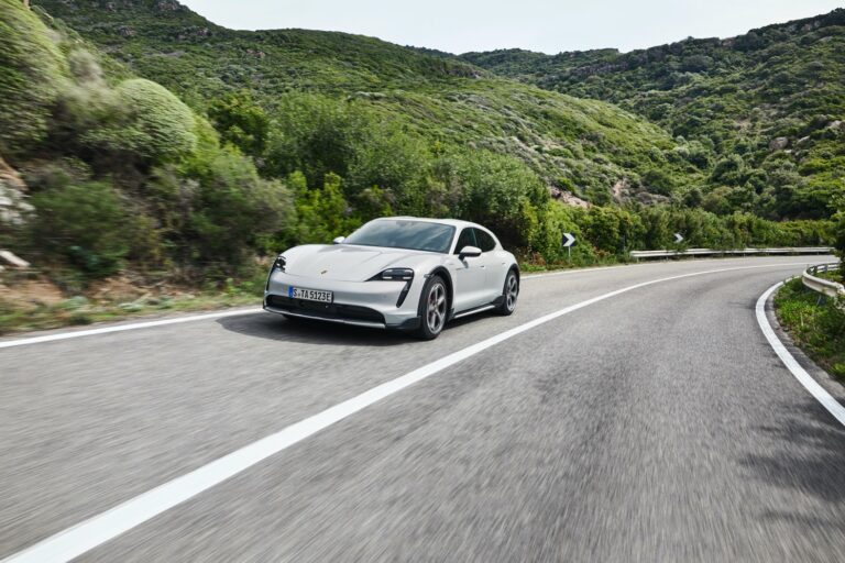 Porsche, elektrikli otomobil konseptini yeni bir boyuta taşıdı