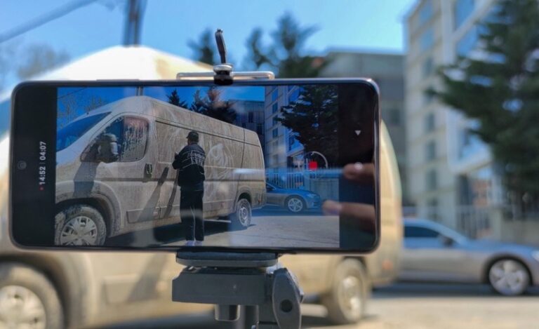 Xiaomi Redmi Note 10 Pro mural sanatçısı Kien ile İstanbul sokaklarında