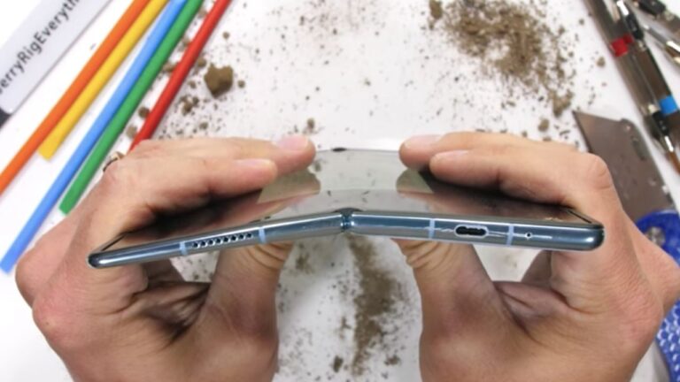 Huawei Mate X2 sağlamlık testi ile sahnede