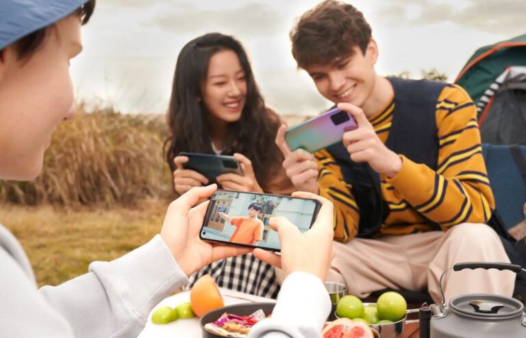 Oppo Reno 5 Lite :  Büyük ekran, güçlü pil