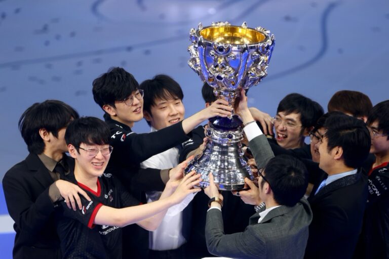 Worlds 2021’de şampiyon belli oldu! İşte en iyi LoL takımı