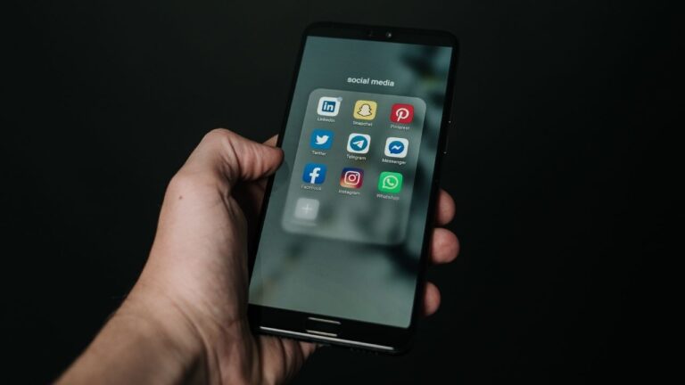 Her şey bir tık uğruna: Instagram sınıfta kaldı!
