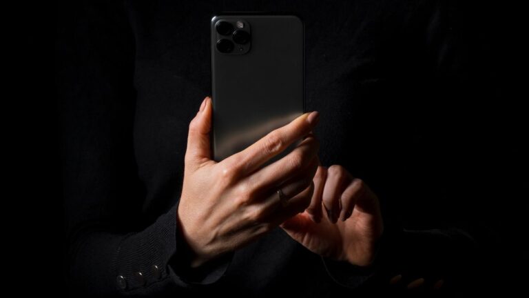 Bir başkası iPhone’unuzun ekran kilidini açabilir!