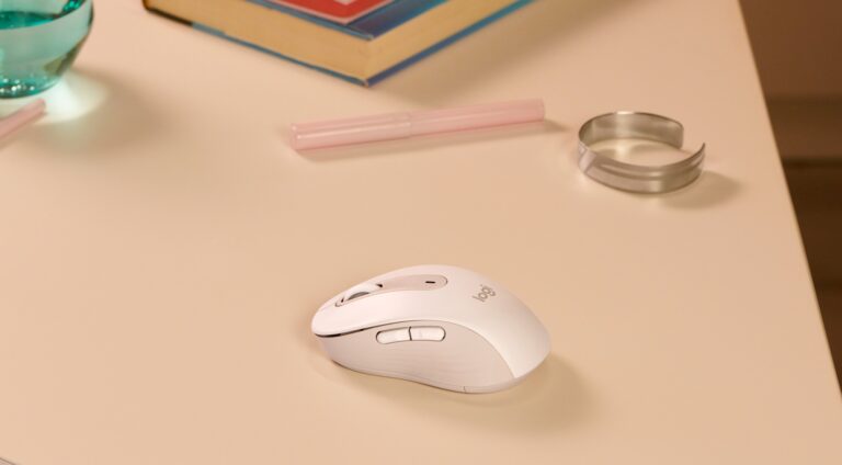 Logitech Signature M650 kablosuz mouse kişiselleştirilmiş bir deneyim sunuyor