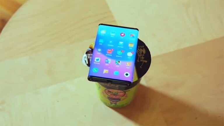 Xiaomi, Samsung’u gözüne kestirdi: Yeni katlanabilir telefon geliyor