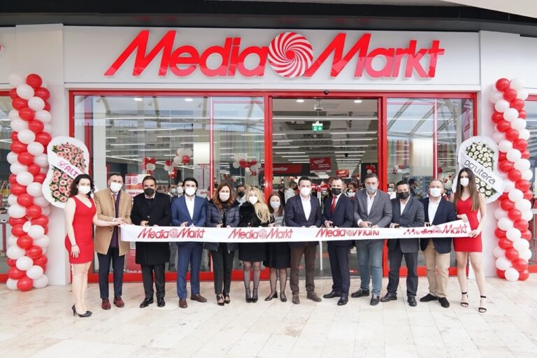 MediaMarkt Türkiye’nin yeni mağazasının açılışı İzmitlilerin büyük ilgisi ile gerçekleşti