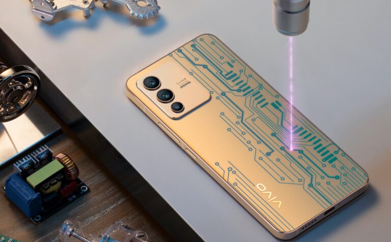 vivo’nun en yenisi V23 5G, aynı anda iki farklı yerde!