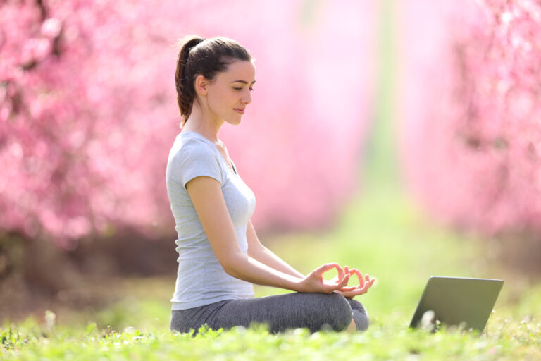 Zihinsel sağlığınız için online meditasyon uygulamaları