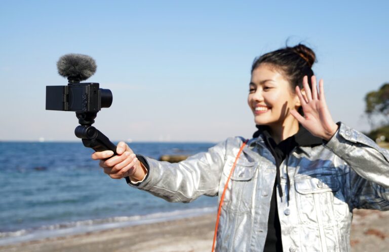 Sony, vlog çekimleri için geliştirilen yeni Shotgun Mikrofon ECM-G1’i tanıttı