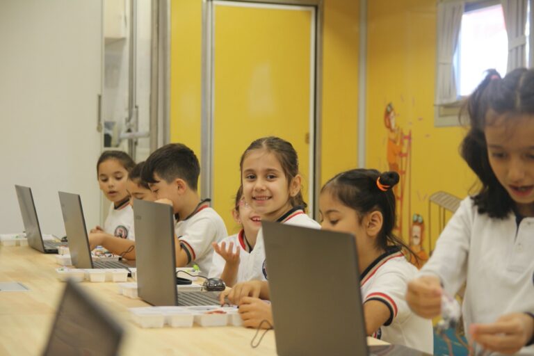 TEGV’e bağışlanan elektronik atıklar eğitime destek oluyor