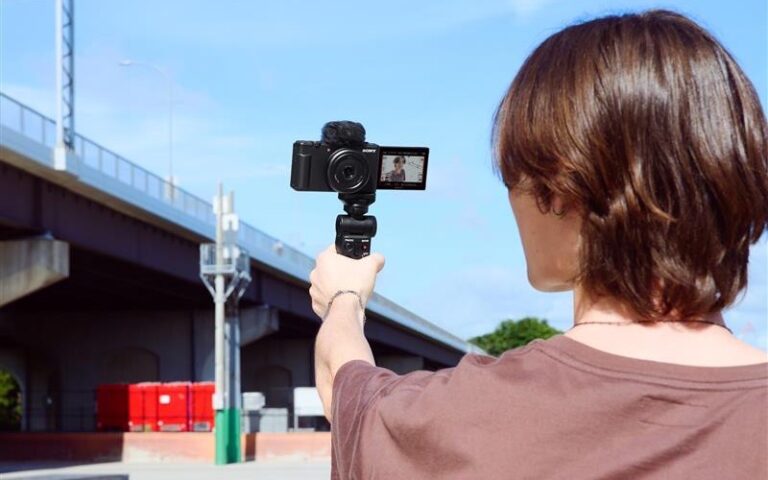 Sony’nin vlog kamerası ZV-1F duyuruldu