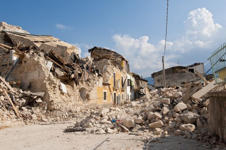Deprem çantasında bulunması gereken teknoloji ürünleri
