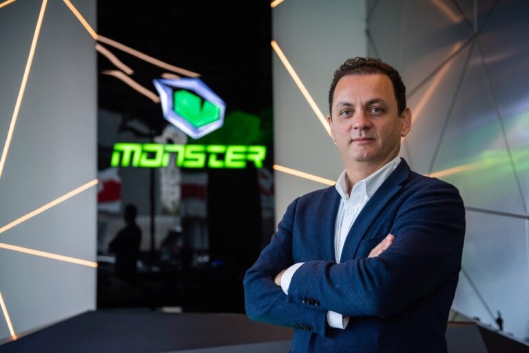 Monster Notebook’ta üst düzey atama