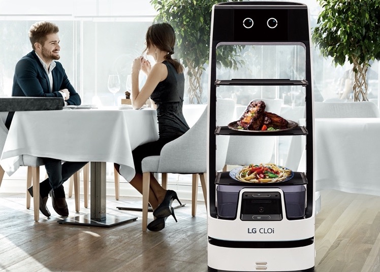 LG’den otonom servis robotu