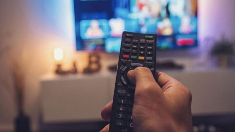 IP TV nedir? En iyi ücretsiz ve yasal IP TV uygulamaları hangileridir?