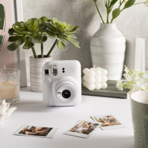 FujiFilm instax mini 12 