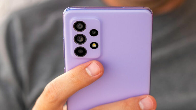 Samsung Galaxy A52 5G için One UI 6.1 güncellemesi yayınladı