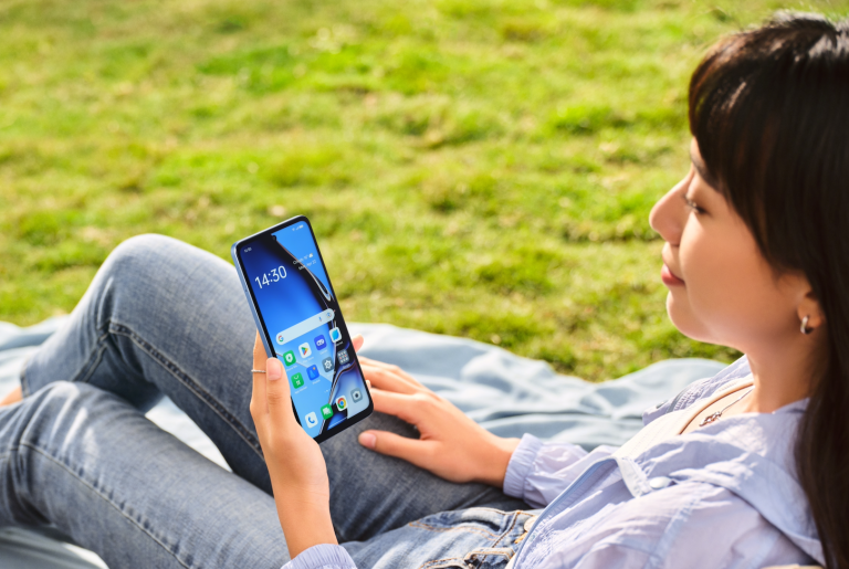OPPO A60, üst düzey dayanıklılığı ve ıslak dokunma özelliği ile satışta