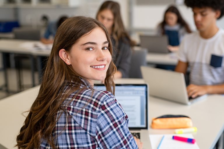 Öğrencilerin faydalanabileceği en iyi online kütüphaneler