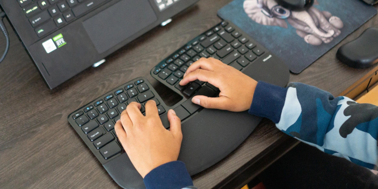 En ergonomik klavye ve fare modelleri